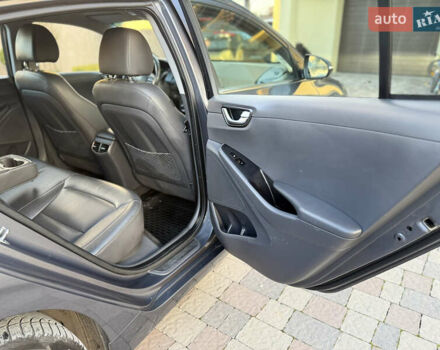 Серый Хендай Ioniq, объемом двигателя 0 л и пробегом 109 тыс. км за 13899 $, фото 29 на Automoto.ua