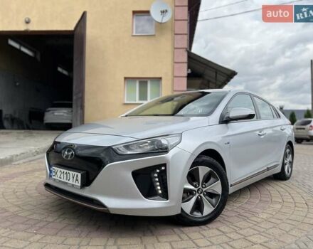 Серый Хендай Ioniq, объемом двигателя 0 л и пробегом 111 тыс. км за 13850 $, фото 29 на Automoto.ua