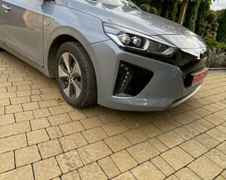 Серый Хендай Ioniq, объемом двигателя 0 л и пробегом 108 тыс. км за 13700 $, фото 1 на Automoto.ua
