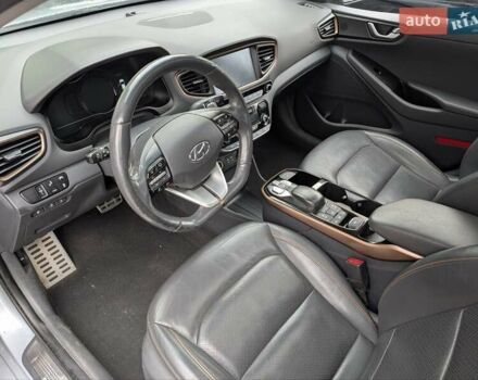 Серый Хендай Ioniq, объемом двигателя 0 л и пробегом 136 тыс. км за 12600 $, фото 12 на Automoto.ua