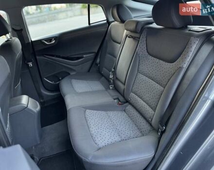 Сірий Хендай Ioniq, об'ємом двигуна 0 л та пробігом 81 тис. км за 12499 $, фото 83 на Automoto.ua