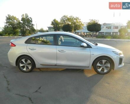 Сірий Хендай Ioniq, об'ємом двигуна 0 л та пробігом 91 тис. км за 13300 $, фото 3 на Automoto.ua