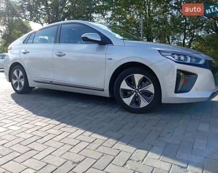 Серый Хендай Ioniq, объемом двигателя 0 л и пробегом 90 тыс. км за 13900 $, фото 6 на Automoto.ua