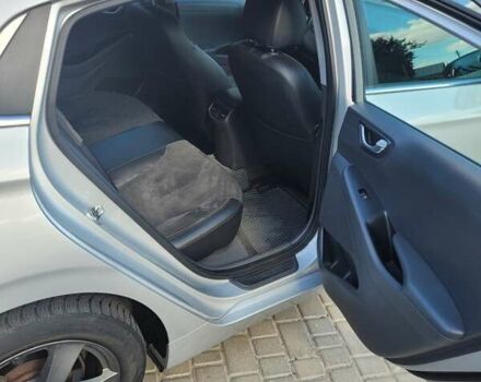 Серый Хендай Ioniq, объемом двигателя 0 л и пробегом 128 тыс. км за 13700 $, фото 8 на Automoto.ua