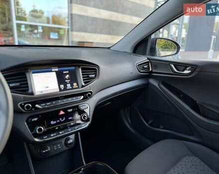Сірий Хендай Ioniq, об'ємом двигуна 0 л та пробігом 81 тис. км за 12499 $, фото 69 на Automoto.ua