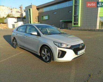 Сірий Хендай Ioniq, об'ємом двигуна 0 л та пробігом 91 тис. км за 13300 $, фото 7 на Automoto.ua