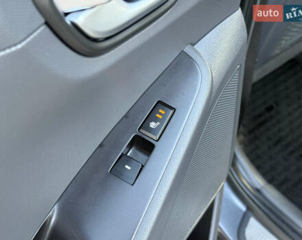 Серый Хендай Ioniq, объемом двигателя 0 л и пробегом 109 тыс. км за 13899 $, фото 27 на Automoto.ua