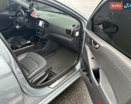 Сірий Хендай Ioniq, об'ємом двигуна 0 л та пробігом 148 тис. км за 13600 $, фото 21 на Automoto.ua