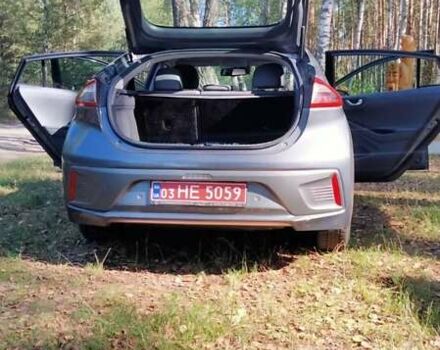 Серый Хендай Ioniq, объемом двигателя 0 л и пробегом 198 тыс. км за 13800 $, фото 8 на Automoto.ua