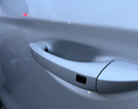 Сірий Хендай Ioniq, об'ємом двигуна 1.6 л та пробігом 89 тис. км за 14899 $, фото 7 на Automoto.ua