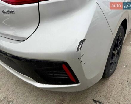 Сірий Хендай Ioniq, об'ємом двигуна 0 л та пробігом 125 тис. км за 6700 $, фото 12 на Automoto.ua