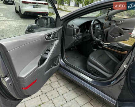 Серый Хендай Ioniq, объемом двигателя 0 л и пробегом 91 тыс. км за 15200 $, фото 7 на Automoto.ua