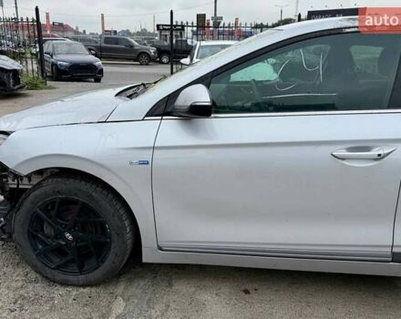 Сірий Хендай Ioniq, об'ємом двигуна 0 л та пробігом 125 тис. км за 6700 $, фото 6 на Automoto.ua