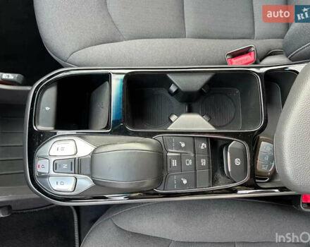 Сірий Хендай Ioniq, об'ємом двигуна 0 л та пробігом 110 тис. км за 14300 $, фото 17 на Automoto.ua