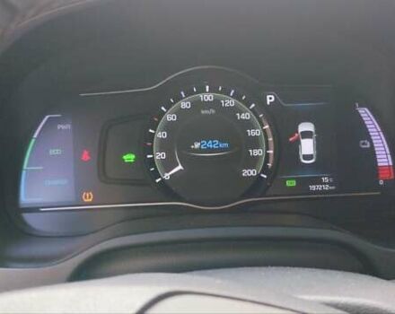 Серый Хендай Ioniq, объемом двигателя 0 л и пробегом 198 тыс. км за 12999 $, фото 4 на Automoto.ua