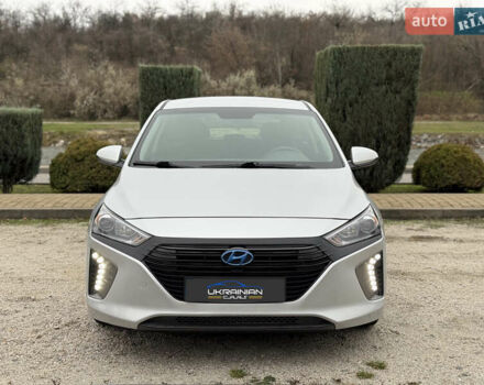 Сірий Хендай Ioniq, об'ємом двигуна 1.6 л та пробігом 88 тис. км за 14899 $, фото 5 на Automoto.ua