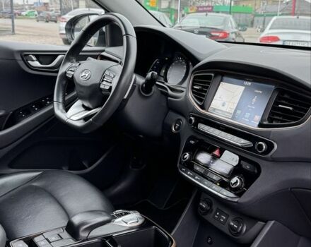 Сірий Хендай Ioniq, об'ємом двигуна 0 л та пробігом 143 тис. км за 12999 $, фото 19 на Automoto.ua