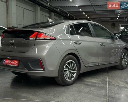 Серый Хендай Ioniq, объемом двигателя 0 л и пробегом 132 тыс. км за 15732 $, фото 5 на Automoto.ua
