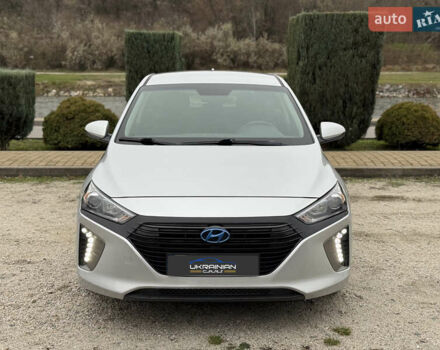 Сірий Хендай Ioniq, об'ємом двигуна 1.6 л та пробігом 88 тис. км за 14899 $, фото 4 на Automoto.ua