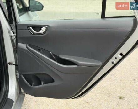 Сірий Хендай Ioniq, об'ємом двигуна 1.6 л та пробігом 88 тис. км за 14899 $, фото 22 на Automoto.ua