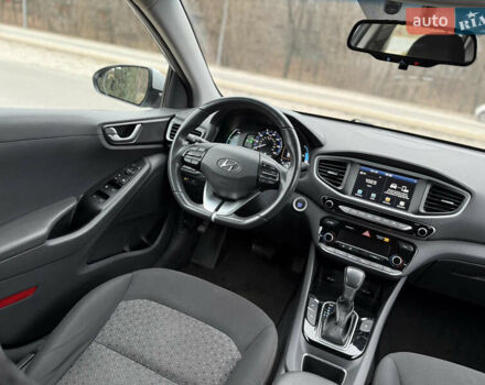 Сірий Хендай Ioniq, об'ємом двигуна 1.6 л та пробігом 88 тис. км за 14899 $, фото 28 на Automoto.ua