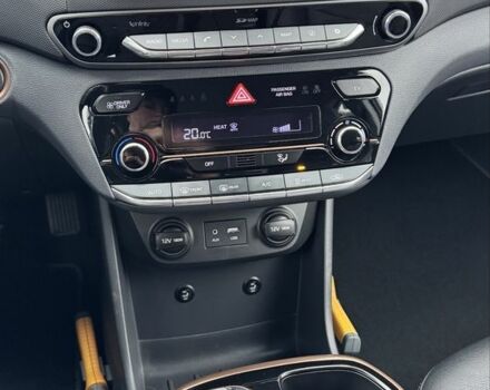 Сірий Хендай Ioniq, об'ємом двигуна 0 л та пробігом 143 тис. км за 12999 $, фото 14 на Automoto.ua