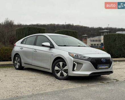 Сірий Хендай Ioniq, об'ємом двигуна 1.6 л та пробігом 88 тис. км за 14899 $, фото 3 на Automoto.ua