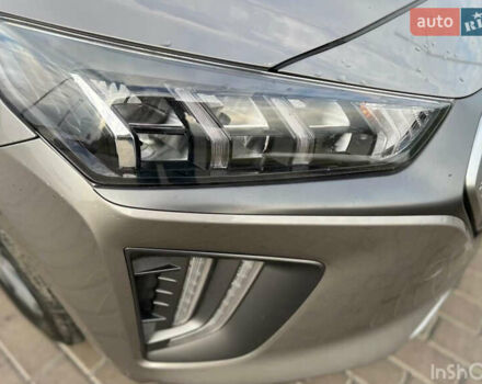 Сірий Хендай Ioniq, об'ємом двигуна 0 л та пробігом 110 тис. км за 14300 $, фото 8 на Automoto.ua