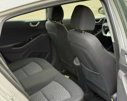 Сірий Хендай Ioniq, об'ємом двигуна 1.6 л та пробігом 89 тис. км за 14899 $, фото 14 на Automoto.ua