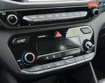 Сірий Хендай Ioniq, об'ємом двигуна 1.6 л та пробігом 88 тис. км за 14899 $, фото 19 на Automoto.ua