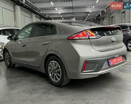 Серый Хендай Ioniq, объемом двигателя 0 л и пробегом 132 тыс. км за 15732 $, фото 4 на Automoto.ua
