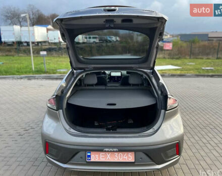 Сірий Хендай Ioniq, об'ємом двигуна 0 л та пробігом 110 тис. км за 14300 $, фото 18 на Automoto.ua