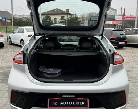 Сірий Хендай Ioniq, об'ємом двигуна 0 л та пробігом 143 тис. км за 12999 $, фото 5 на Automoto.ua