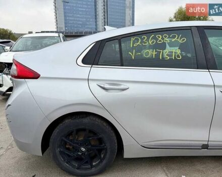 Сірий Хендай Ioniq, об'ємом двигуна 0 л та пробігом 125 тис. км за 6700 $, фото 14 на Automoto.ua