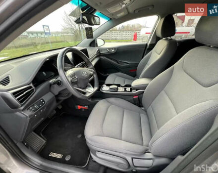 Сірий Хендай Ioniq, об'ємом двигуна 0 л та пробігом 110 тис. км за 14300 $, фото 11 на Automoto.ua