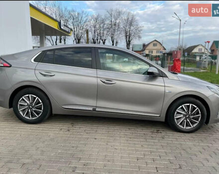 Сірий Хендай Ioniq, об'ємом двигуна 0 л та пробігом 110 тис. км за 14300 $, фото 3 на Automoto.ua