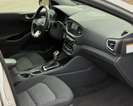 Сірий Хендай Ioniq, об'ємом двигуна 1.6 л та пробігом 89 тис. км за 14899 $, фото 13 на Automoto.ua