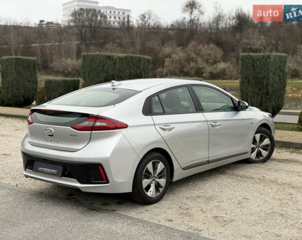 Сірий Хендай Ioniq, об'ємом двигуна 1.6 л та пробігом 88 тис. км за 14899 $, фото 9 на Automoto.ua