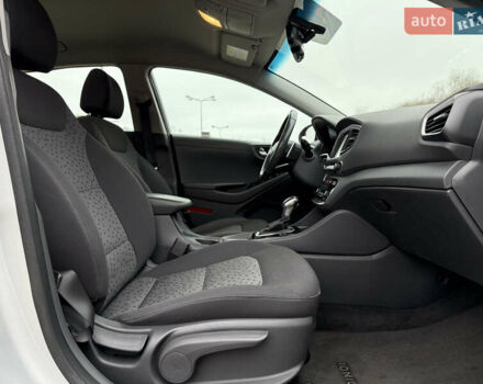 Сірий Хендай Ioniq, об'ємом двигуна 1.6 л та пробігом 88 тис. км за 14899 $, фото 25 на Automoto.ua