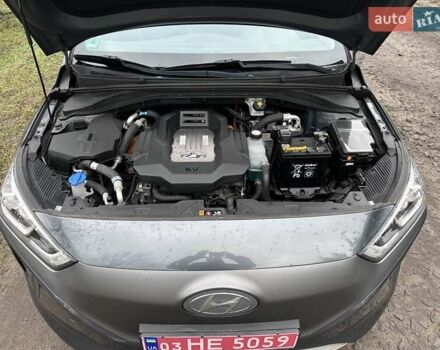 Серый Хендай Ioniq, объемом двигателя 0 л и пробегом 198 тыс. км за 12999 $, фото 7 на Automoto.ua