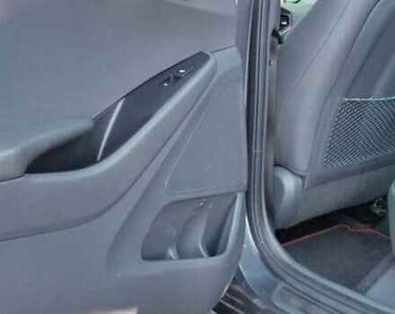 Серый Хендай Ioniq, объемом двигателя 0 л и пробегом 198 тыс. км за 13800 $, фото 2 на Automoto.ua