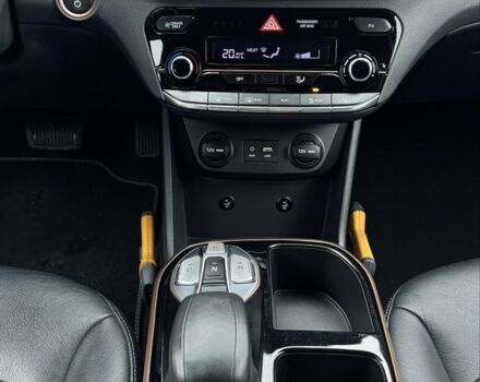 Сірий Хендай Ioniq, об'ємом двигуна 0 л та пробігом 143 тис. км за 12999 $, фото 17 на Automoto.ua