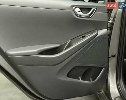 Серый Хендай Ioniq, объемом двигателя 0 л и пробегом 132 тыс. км за 15732 $, фото 30 на Automoto.ua