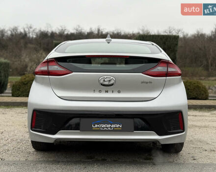 Сірий Хендай Ioniq, об'ємом двигуна 1.6 л та пробігом 88 тис. км за 14899 $, фото 7 на Automoto.ua