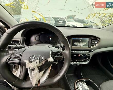 Сірий Хендай Ioniq, об'ємом двигуна 0 л та пробігом 125 тис. км за 6700 $, фото 24 на Automoto.ua