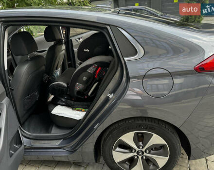 Серый Хендай Ioniq, объемом двигателя 0 л и пробегом 91 тыс. км за 15200 $, фото 6 на Automoto.ua