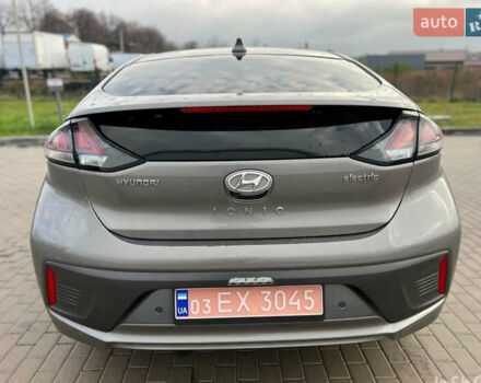 Сірий Хендай Ioniq, об'ємом двигуна 0 л та пробігом 110 тис. км за 14300 $, фото 7 на Automoto.ua