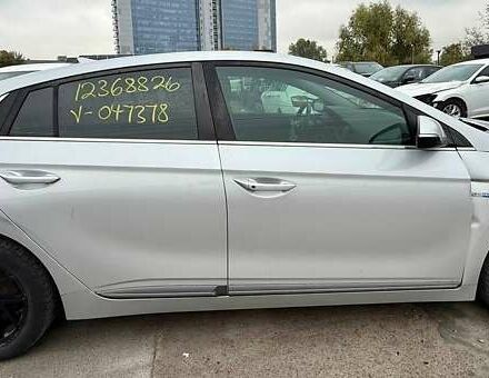 Сірий Хендай Ioniq, об'ємом двигуна 0 л та пробігом 125 тис. км за 6700 $, фото 13 на Automoto.ua