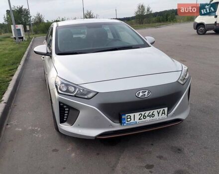 Серый Хендай Ioniq, объемом двигателя 0 л и пробегом 107 тыс. км за 13100 $, фото 2 на Automoto.ua