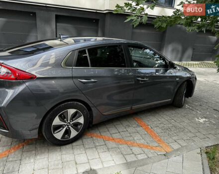 Серый Хендай Ioniq, объемом двигателя 0 л и пробегом 91 тыс. км за 15200 $, фото 3 на Automoto.ua